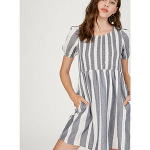 Listicle Womens Dress Blue Striped‎ Babydoll Short Sleeves Mini Smocked Pockets